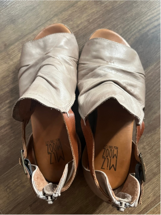 Miz Mooz leather Dipper flat sandals size 39